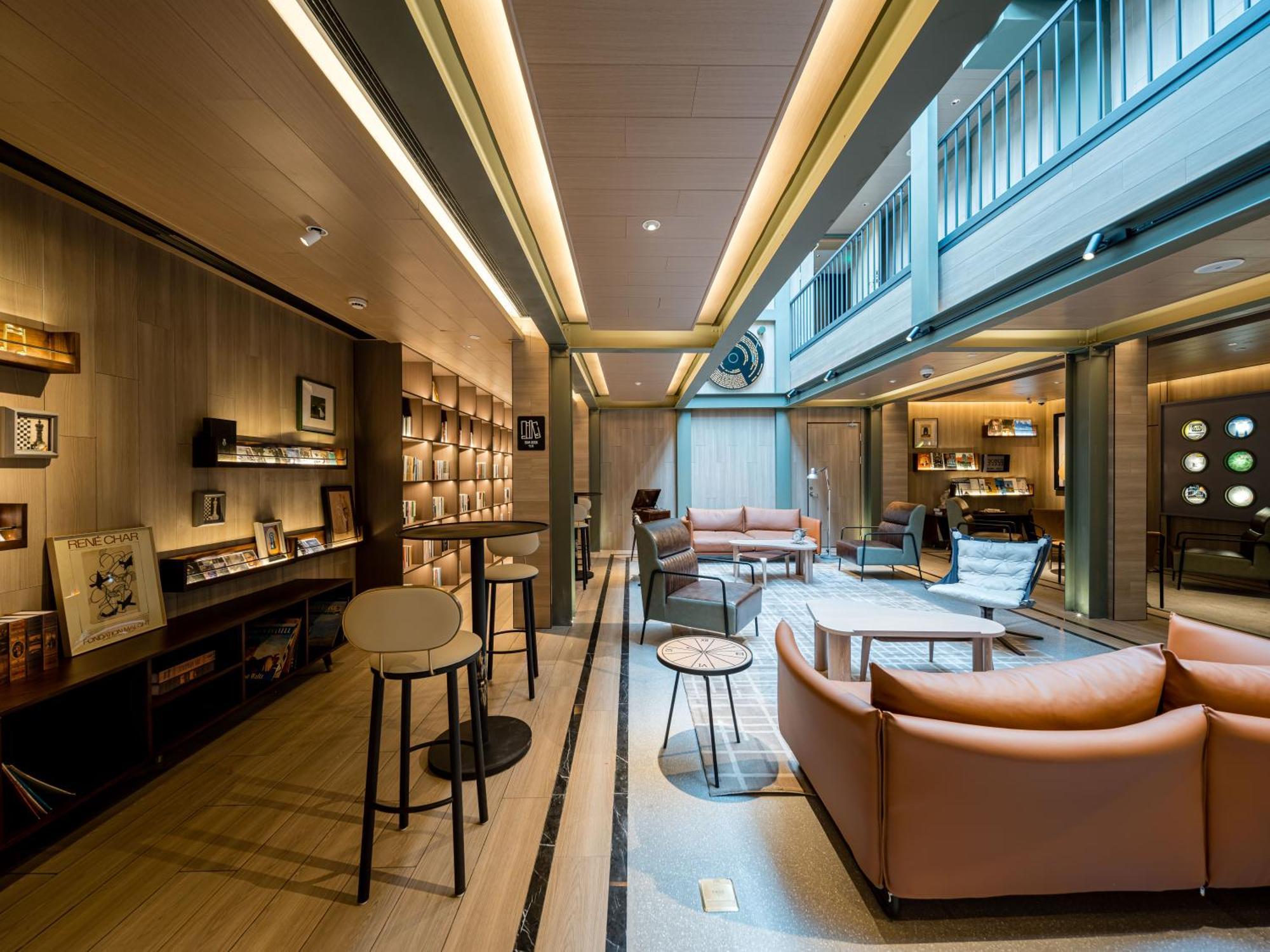 Atour World Expo West Gaoke Road Hotel 4*